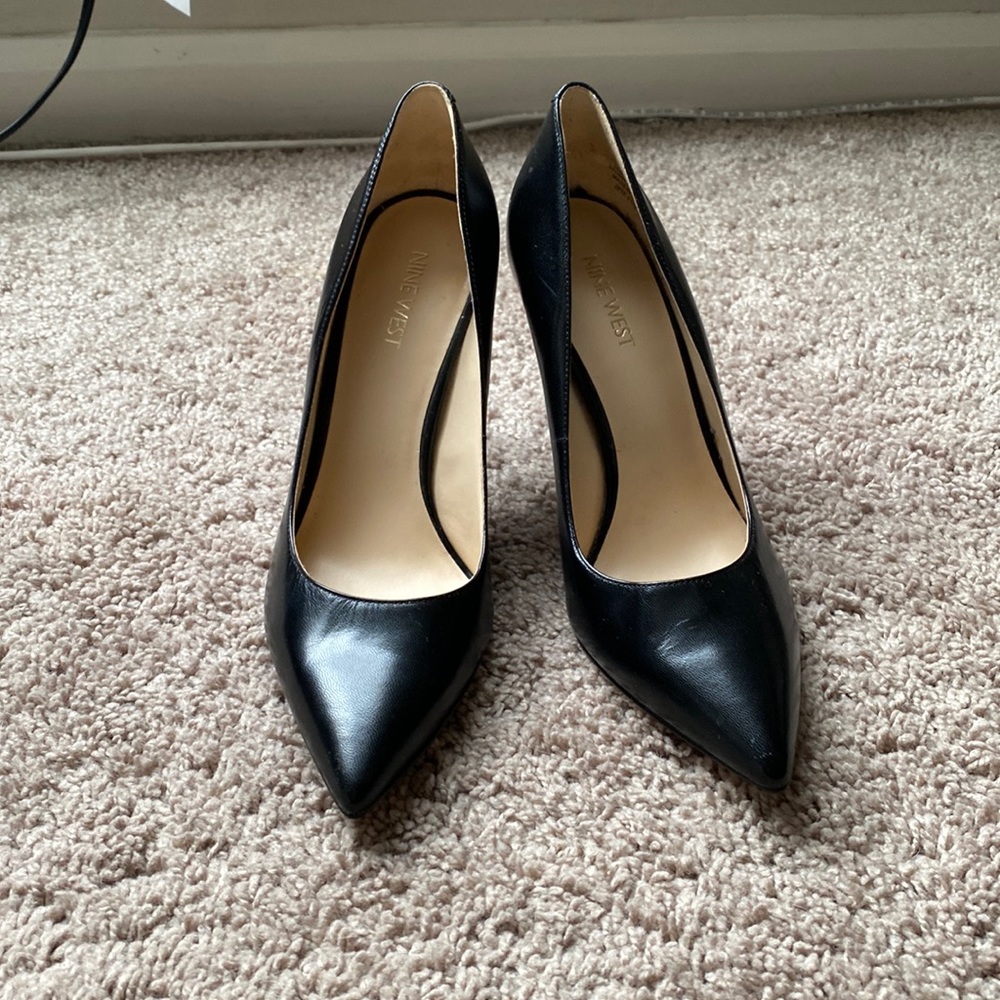 Nine West Black Pumps